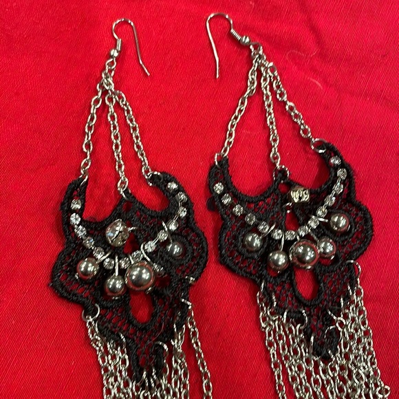 Lovely Black and Crystal Earrings - Picture 2 of 7